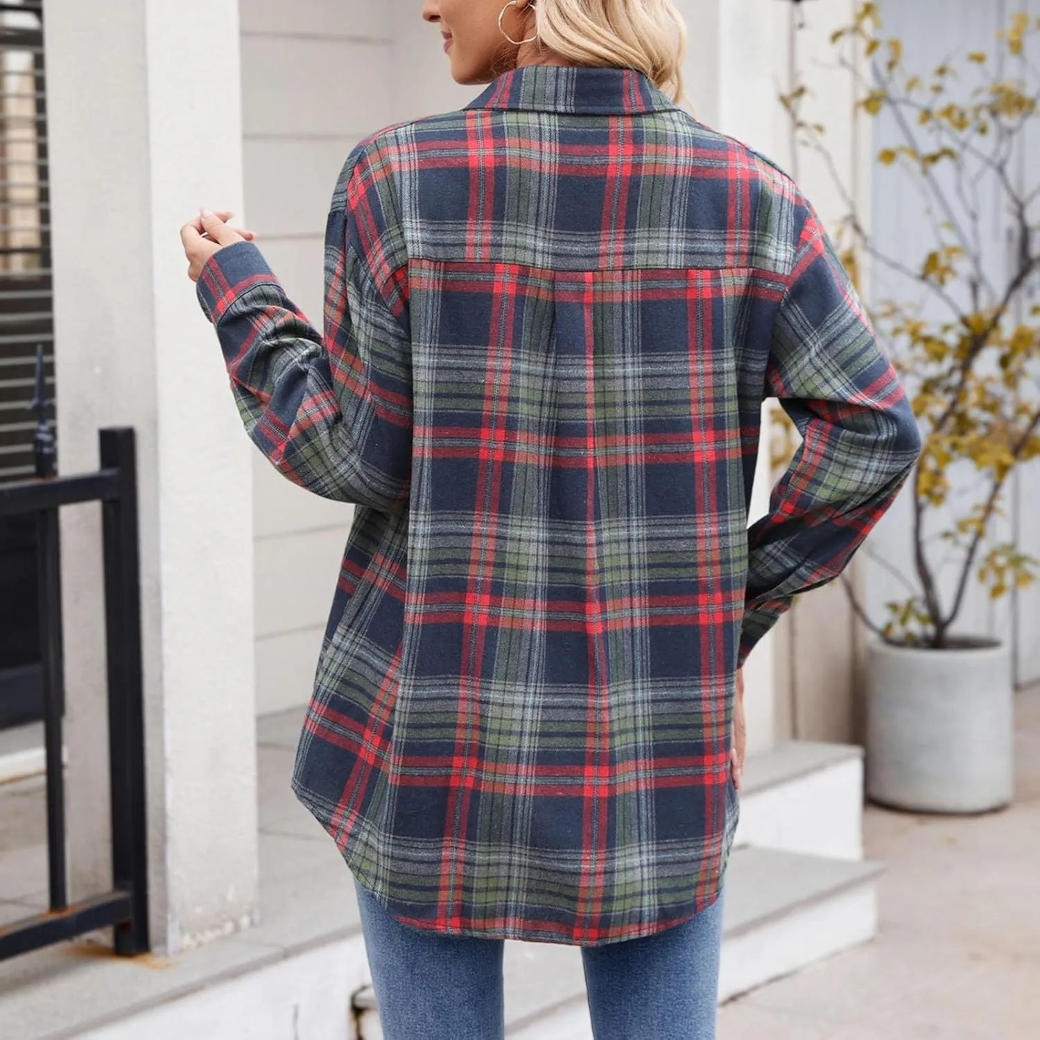 Flannel Plaid Shirts for Women Oversized Button Down Lapel Blouse Tops Long Sleeve Loose Casual Jackets with Pockets
